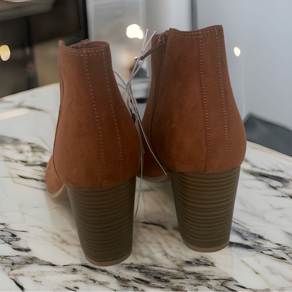 Old Navy Ankle Boot Size 9 - Picture 3 of 3